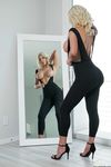 Nicolette Shea - Escort-Mutter