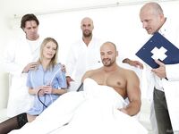 Claudia macc - fucked up krankenschwester
