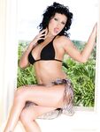Nikki Rider in einem sexy Bikini