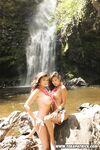 Lucy L und Tera Patrick am Wasserfall