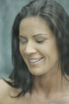 Athina Love sanft masturbierend