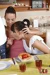 Lyen Parker und Leda haben einen Dreier Blowjob