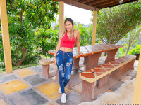 Samantha Uzcarrieta ist eine 18-jährige Latina