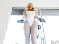Olivia Austin die sportliche sexy Milf