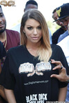 Brooklyn Chase schwarze Schwänze saugt