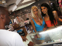 Alexis fawx und gina valentina bei die suction hole
