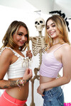 Mia Kay und Molly Little haben einen Dreier