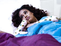 Alexis Tae und Scarlit Scandal lecken sich gegenseitig