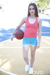 Danni Rivers ist das süße Basketball-Mädchen, das Sex hat