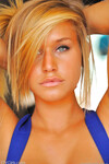 Kennedy Leigh, die heiße kleine Blondine