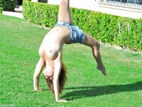 Stacey das flexible Mädchen