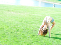 Stacey das flexible Mädchen