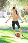 Megan Salinas, das großbusige Fußballmädchen