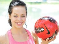 Aurora Monroe, das fußballbegeisterte Mädchen