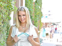Lacey Johnson gibt an