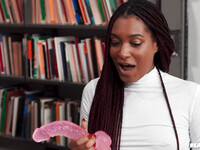 Addis Fouche beim Sex in der Bibliothek
