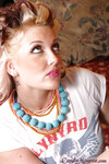 Candy Monroe liebt schwarzen Schwanz
