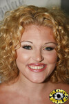 Shirley Dimples im Lutschloch