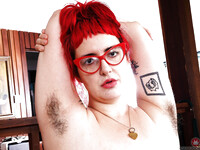Autumn Berlin das haarige Alter Girl
