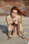 Ana Almeida, die sexy tätowierte Tussi
