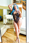 Nina Kayy die große Titten Milf