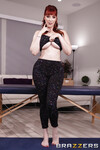 Lauren Phillips die großbrüstige Masseurin milf