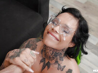 XWife Karen die große swegg tätowierte Milf