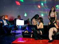Gruppensex in der Swingerbar