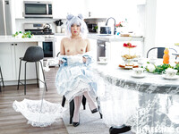 Asiatisches Cosplay-Küken Kimmy Kimm fickt hart mit einem langhaarigen Kerl
