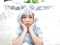 Asiatisches Cosplay-Küken Kimmy Kimm fickt hart mit einem langhaarigen Kerl