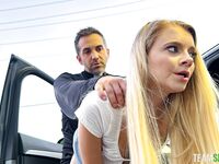 Riley Stars Pussy ist gelickt und draußen gefickt