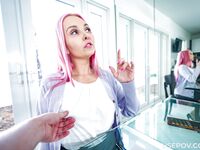 Pink-haired reif Mädchen Aaliyah Liebe bekommt die kühle Dosis in einem Pov
