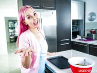 Pink-haired reif Mädchen Aaliyah Liebe bekommt die kühle Dosis in einem Pov