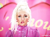 Lovita Fett lecken die blonde Pussy auf die Zehe, gefickt zu Tode von ihrem verdorbenen Liebhaber