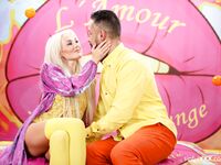 Lovita Fett lecken die blonde Pussy auf die Zehe, gefickt zu Tode von ihrem verdorbenen Liebhaber