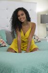 Heiß schwarz und weiß dreier mit Alena Croft und Scarlit Scandal sexy fuck