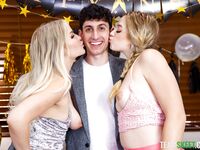 Slimpick Vic und River Lynn teilen harten Schwanz mit lutschen und Reiten