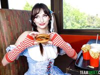 Lana Kleinschweinchen, hart gefickt im Café