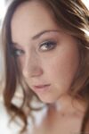 Remy lacroix bittet ihren Stiefbruder, ihre enge Fotze zu bohren