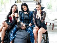 Reagan foxx, cryptal rush und Kenzie love's reife Muschi wird hart gebohrt