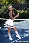 Tattoo Tennis Mädchen gina valentina auf dem offenen Feld fick xander corvus