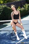 Tattoo Tennis Mädchen gina valentina auf dem offenen Feld fick xander corvus