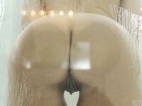 Brandi Love - Milf unter der Dusche
