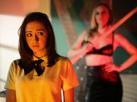 Lily Jordan, Mona Wales - Perverse Lehrerin