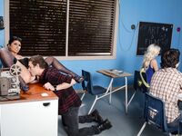 Romi Rain - Die belästigende Lehrerin