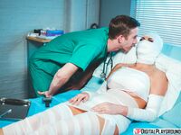 Jasmine Jae - Das große männliche Mitglied des Doktors
