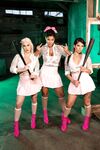 Bridgette B und Gina Valentina und Skylar Vox lecken sich die Lippen
