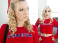 Piper Perri und Bailey Brooke sind die Schulkatzen