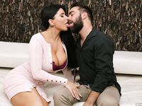 Romi Rain ist hart im Nehmen