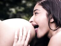 Emily Willis und Gianna Diors tabuloser lesbischer Sex
